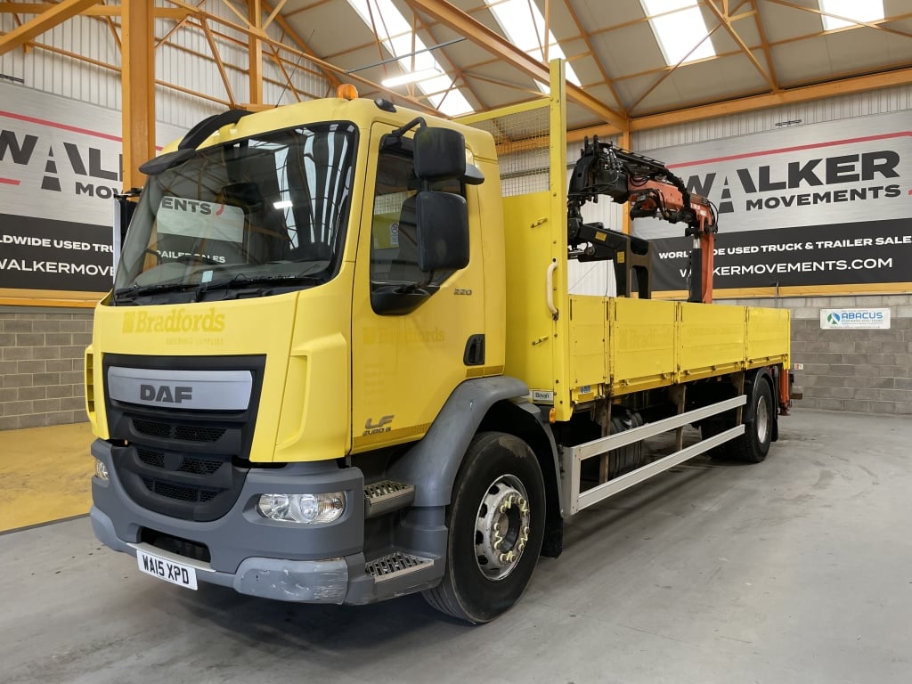 DAF LF220 *EURO 6* 4X2 18 TONNES PINCE À BRIQUES - 2015 - WA15 XPD