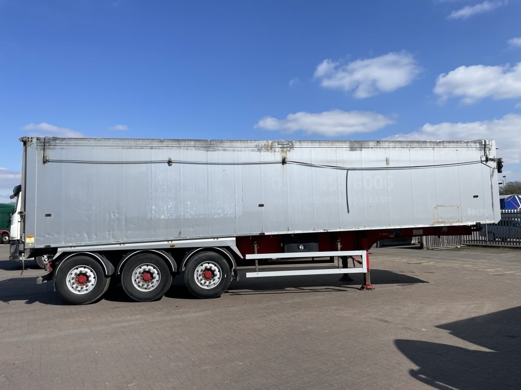 CRANE FRUEHAUF 70 CU-YD ALUMINIUM PLANK SIDED SLOPER BULK TIPPING TRAILER – 2015 – C389122