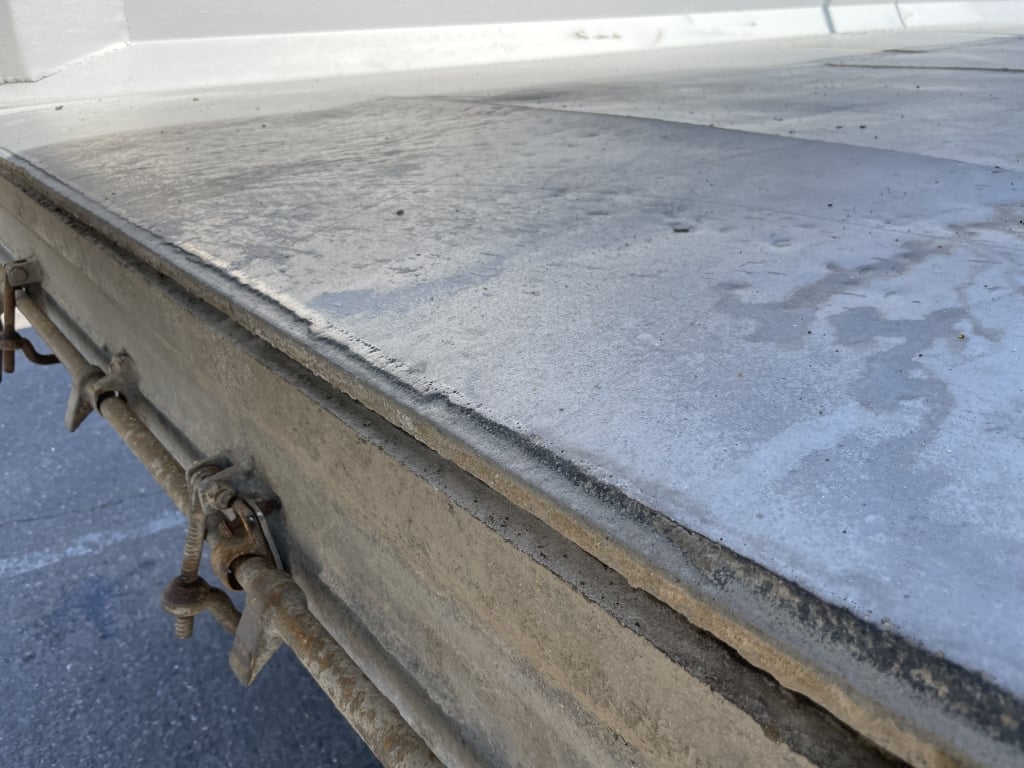 CRANE FRUEHAUF 70 CU-YD ALUMINIUM PLANK SIDED SLOPER BULK TIPPING TRAILER – 2015 – C410776