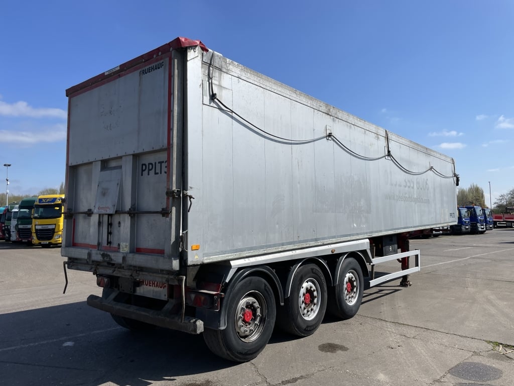 CRANE FRUEHAUF 70 CU-YD ALUMINIUM PLANK SIDED SLOPER BULK TIPPING TRAILER – 2015 – C410776