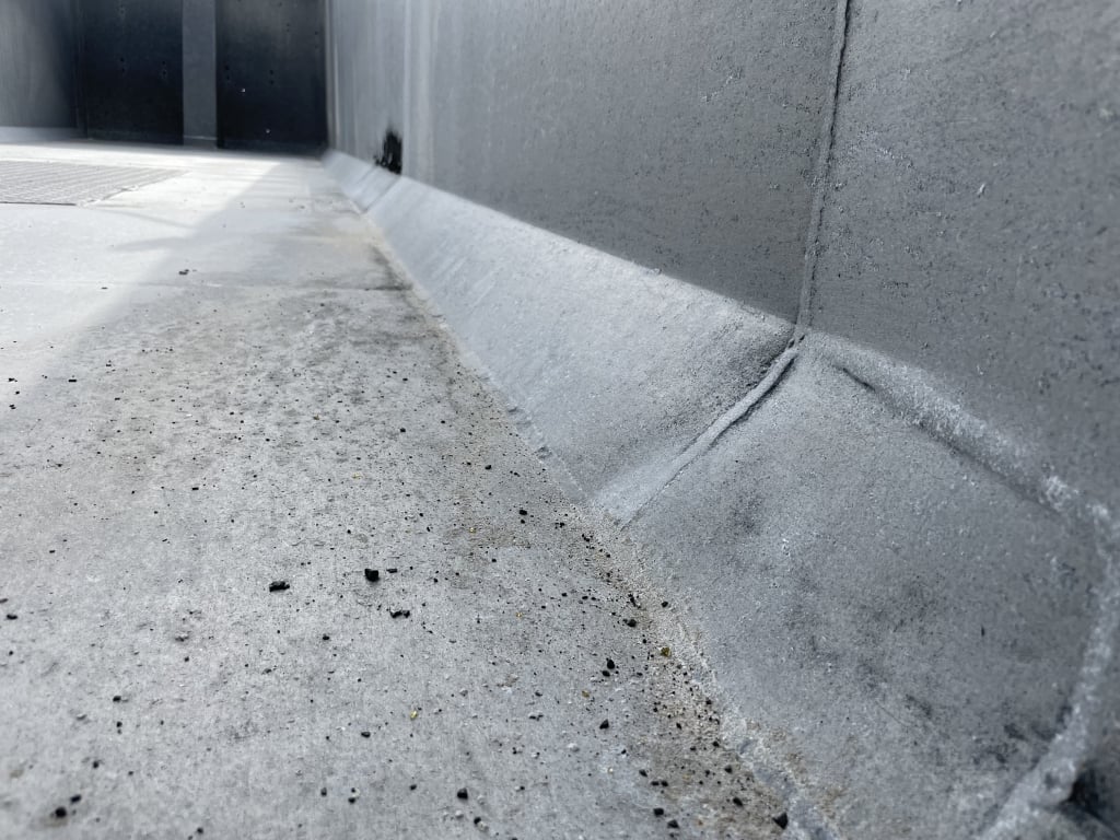 CRANE FRUEHAUF 70 CU-YD ALUMINIUM PLANK SIDED SLOPER BULK TIPPING TRAILER – 2015 – C410778