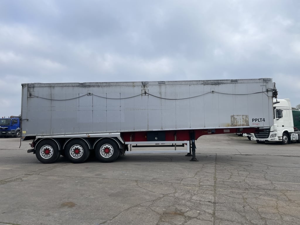 CRANE FRUEHAUF 70 CU-YD ALUMINIUM PLANK SIDED SLOPER BULK TIPPING TRAILER – 2015 – C410778
