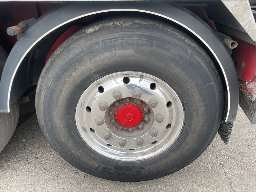 CRANE FRUEHAUF 70 CU-YD ALUMINIUM PLANK SIDED SLOPER BULK TIPPING TRAILER – 2015 – C410778
