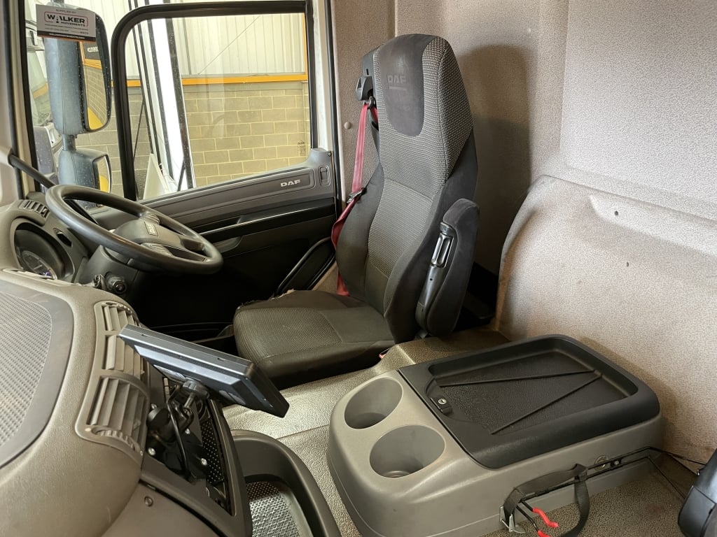 DAF CF330 *EURO 6*, 6X2 DROPSIDE FLATBED – 2017 – YY17 UHU