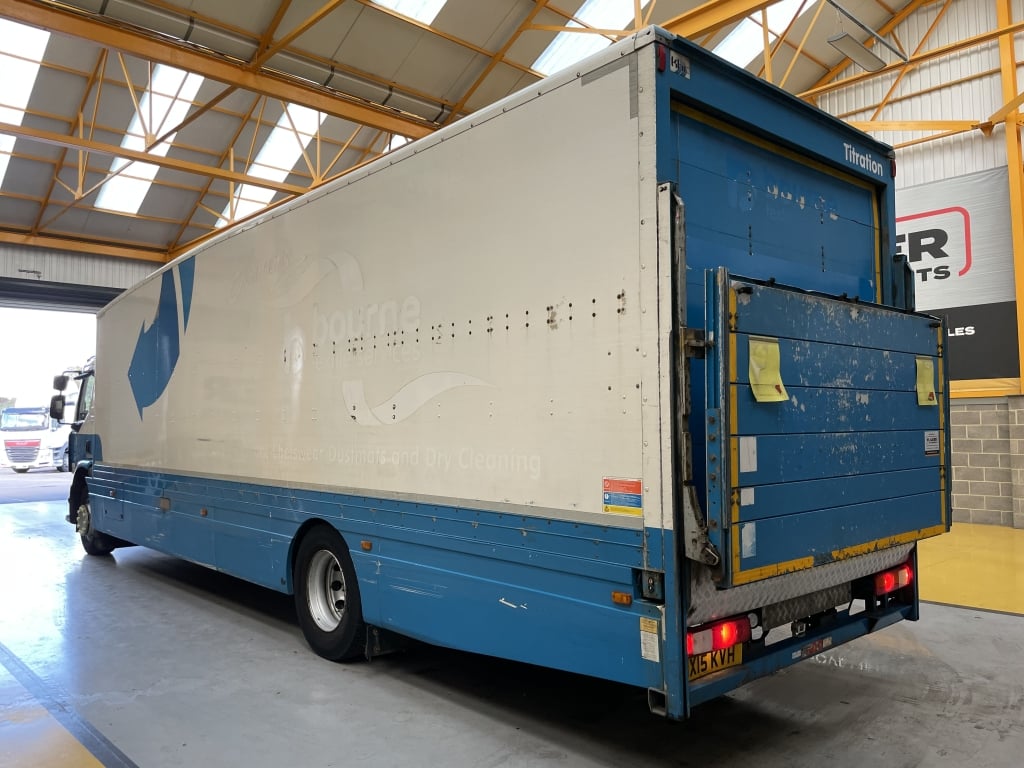 RENAULT D18 WIDE 15 TONNE *EURO 6*, 4X2 STREAMLINE BOX BODY – 2015 – HX15 KVH