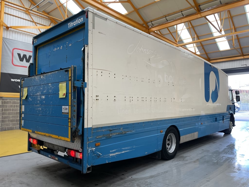 RENAULT D18 WIDE 15 TONNE *EURO 6*, 4X2 STREAMLINE BOX BODY – 2015 – HX15 KVH