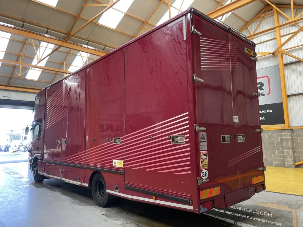 MAN TGM 15.250, 15 TONNES, EURO 5, 4X2 CAISSE DE DÉMÉNAGEMENT – 2011 – HF61 FVA