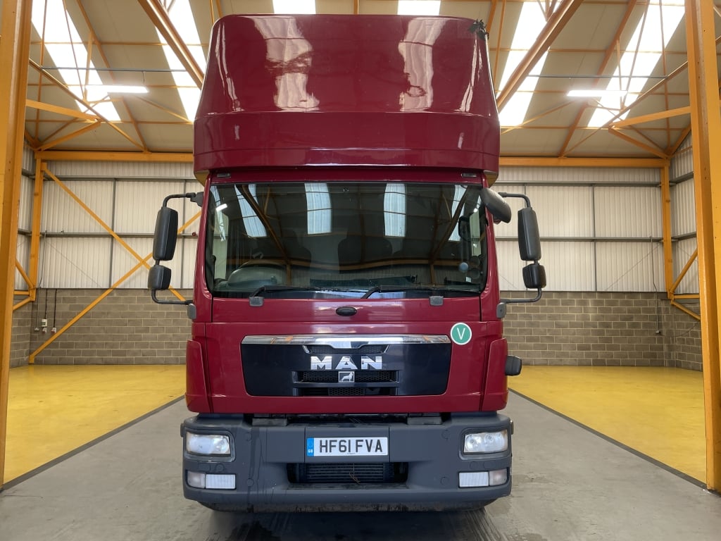 MAN TGM 15.250, 15 TONNES, EURO 5, 4X2 CAISSE DE DÉMÉNAGEMENT – 2011 – HF61 FVA