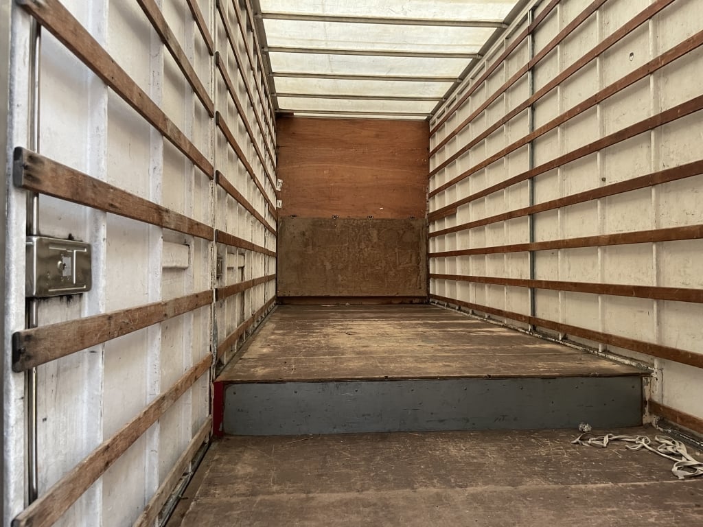 MAN TGM 15.250, 15 TONNES, EURO 5, 4X2 CAISSE DE DÉMÉNAGEMENT – 2011 – HF61 FVA