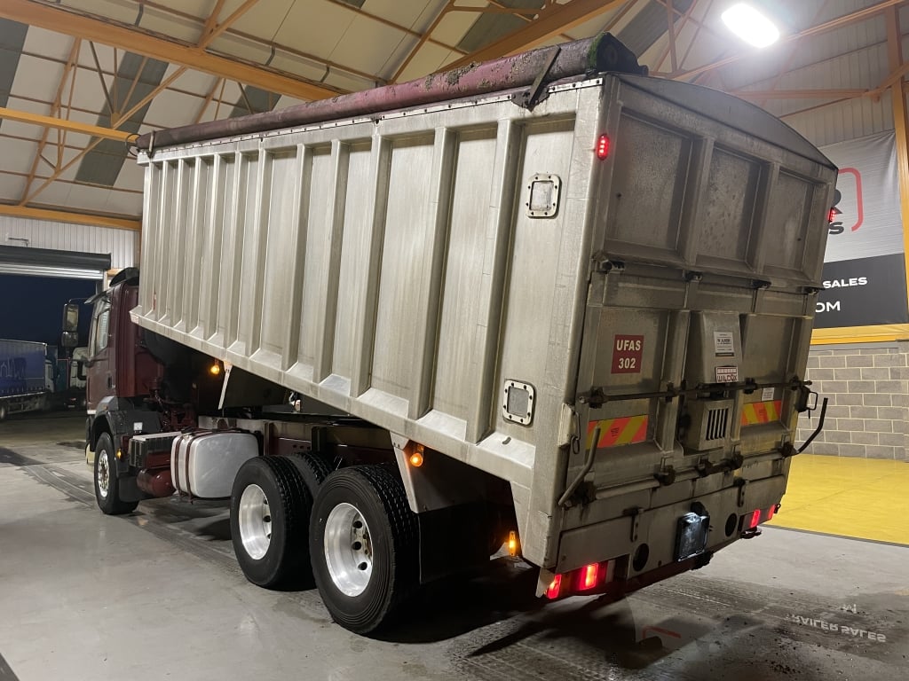 FODEN ALPHA 6X4 ALUMINIUM BULK TIPPER / BLOWER – 2002 – YD52 YSV