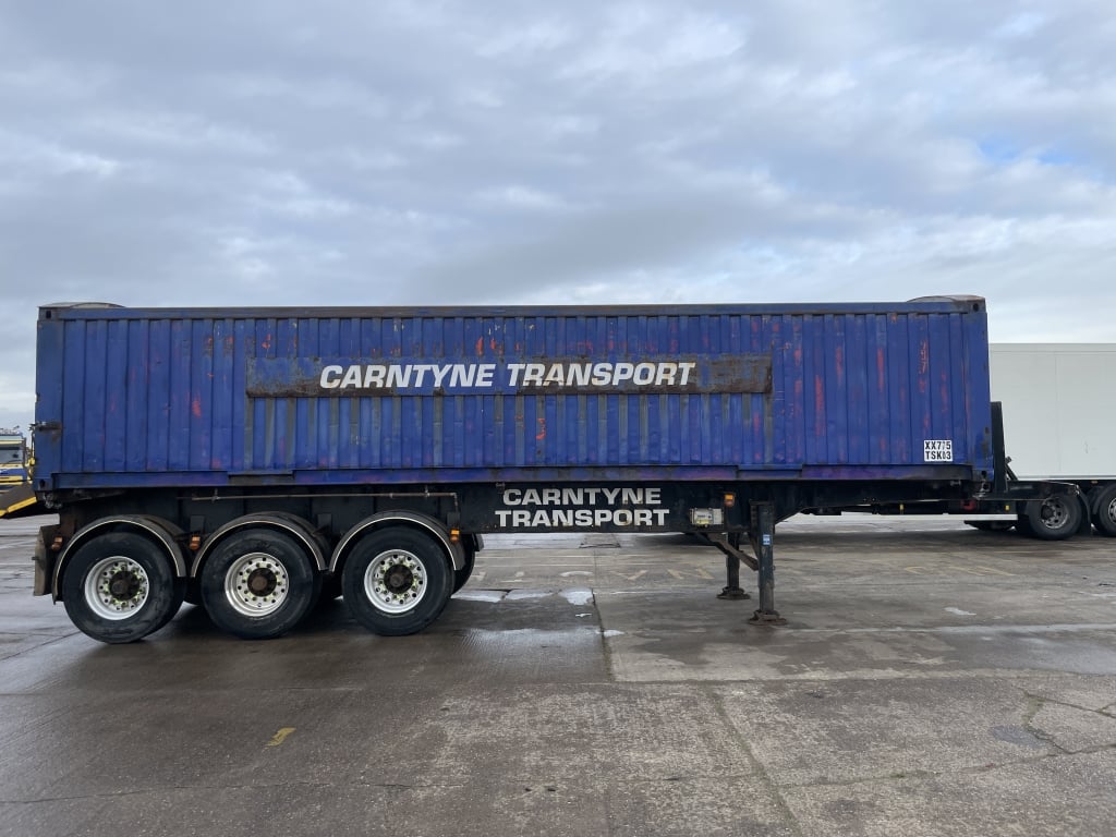 CORUS 30FT TIPPING SKELETAL TRAILER C/W STEEL TIPPING BODY – 2000 – C059637