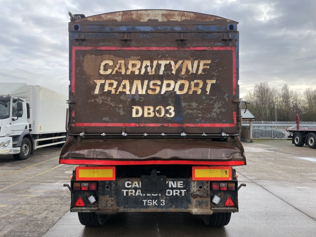 CORUS 30FT TIPPING SKELETAL TRAILER C/W STEEL TIPPING BODY – 2000 – C059637