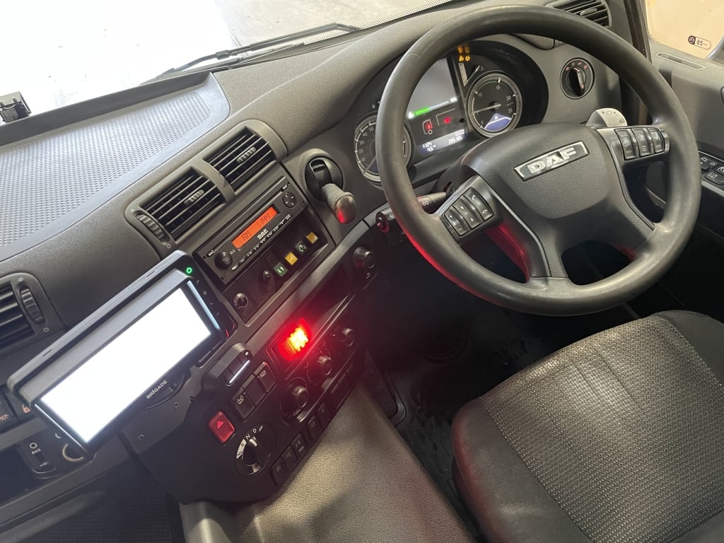 DAF CF400 *EURO 6* 8X2 32 tonnes, configuration « Cheesewedge » et « Beavertail » – 2015 – PN65 PNF
