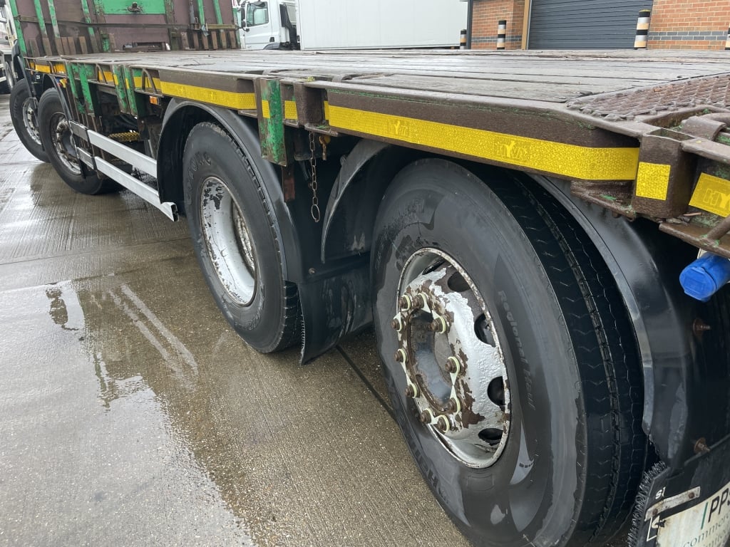 DAF CF400 *EURO 6* 8X2 32 tonnes, configuration « Cheesewedge » et « Beavertail » – 2015 – PN65 PNF