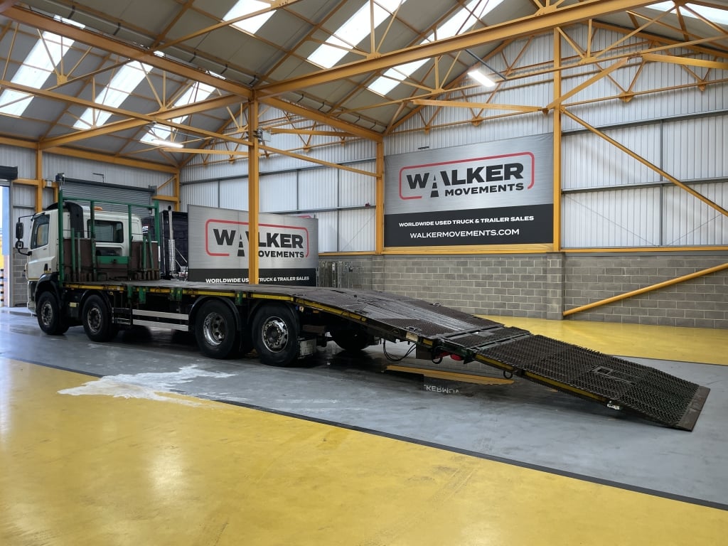 DAF CF400 *EURO 6* 8X2 32 tonnes, configuration « Cheesewedge » et « Beavertail » – 2015 – PN65 PNF