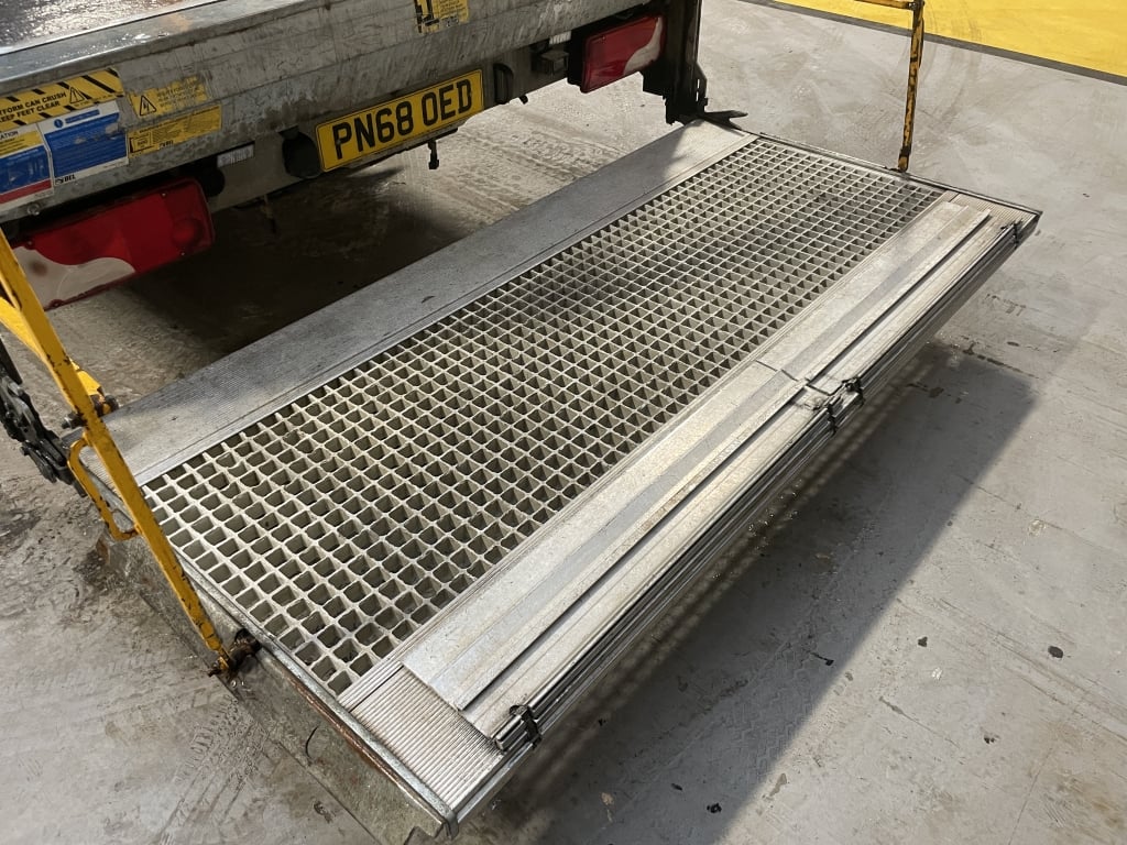 MERCEDES BENZ SPRINTER 314 CDI 3,5 TONNES, *EURO 6* BENNE BASCULANTE À PLATEAU – 2018 – PN68 OED