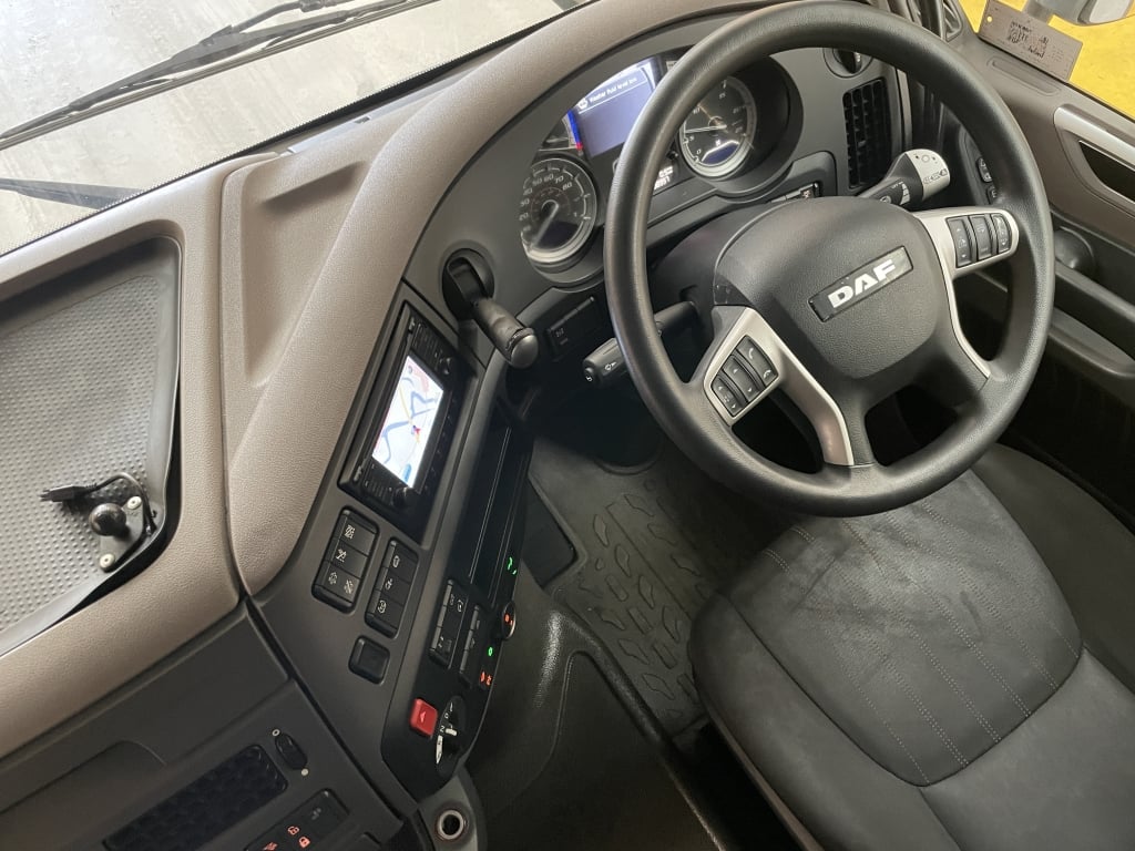 DAF XF106 530 SUPERSPACE *EURO 6* 6X2 TRACTOR UNIT – 2018 – YX18 OSR
