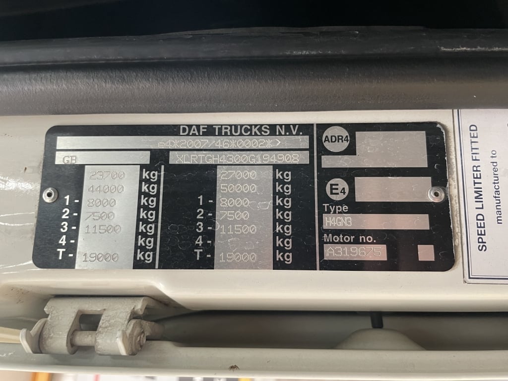 DAF XF106 530 SUPERSPACE *EURO 6* 6X2 TRACTOR UNIT – 2018 – YX18 OSR