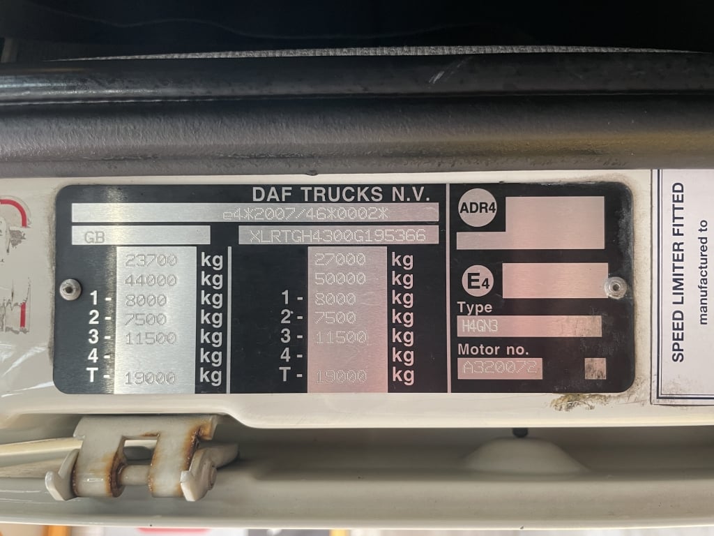 DAF XF106 530 SUPERSPACE *EURO 6* 6X2 TRACTOR UNIT – 2018 – YX18 OSV