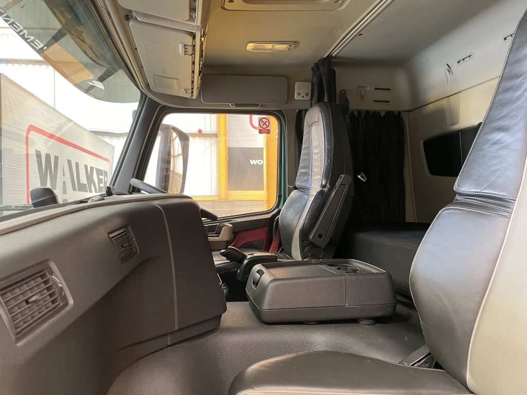 VOLVO FM 410 *EURO 6* 8x4 BENNE BASCULANTE ISOLÉE EN ALUMINIUM – 2016 – FE66 YXX