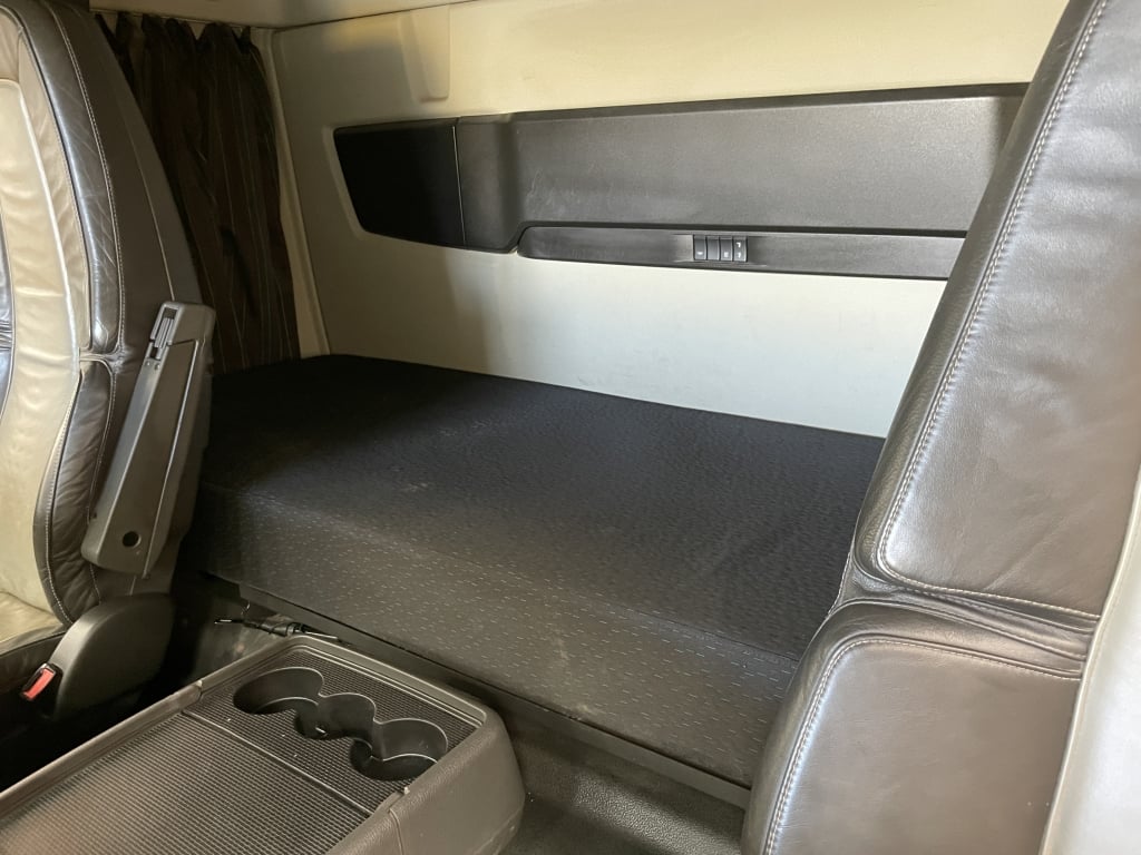VOLVO FM 410 *EURO 6* 8x4 BENNE BASCULANTE ISOLÉE EN ALUMINIUM – 2016 – FE66 YXX