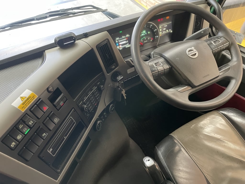 VOLVO FM 410 *EURO 6* 8x4 BENNE BASCULANTE ISOLÉE EN ALUMINIUM – 2016 – FE66 YXX