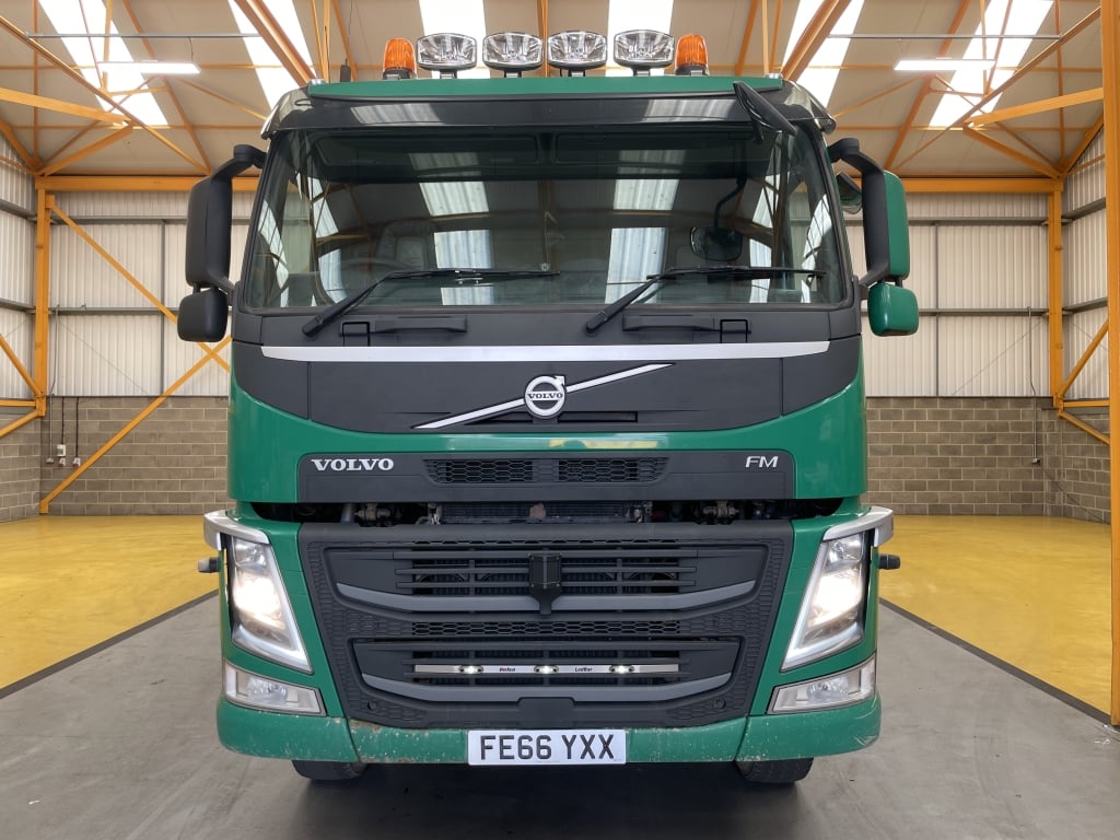 VOLVO FM 410 *EURO 6* 8x4 BENNE BASCULANTE ISOLÉE EN ALUMINIUM – 2016 – FE66 YXX