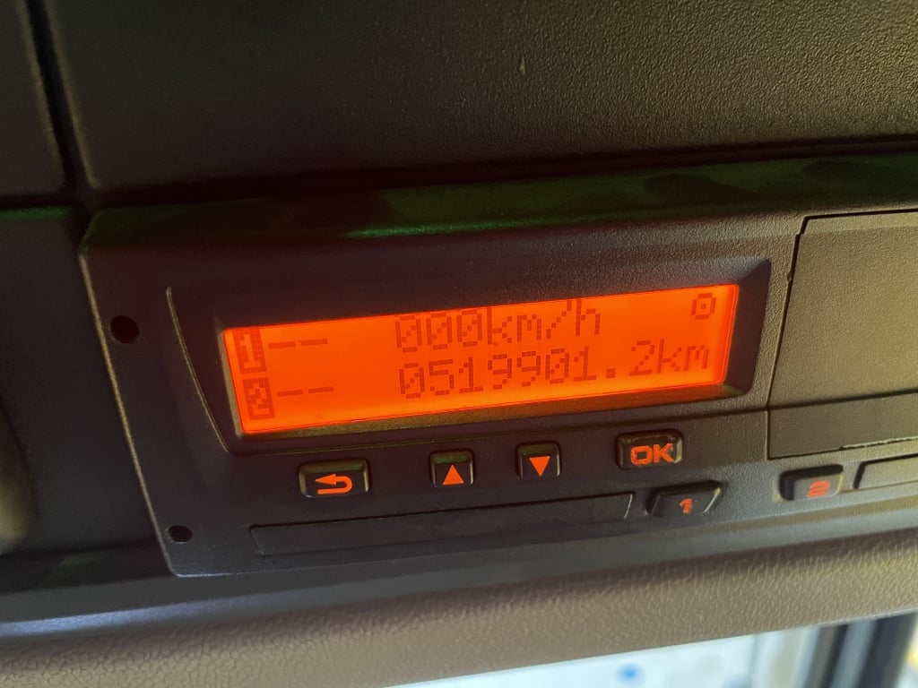 DAF CF440 *EURO 6* 8x2, 32 tonnes, configuration à timon, remorque à rideaux coulissants – 2017 – HN67 NTM