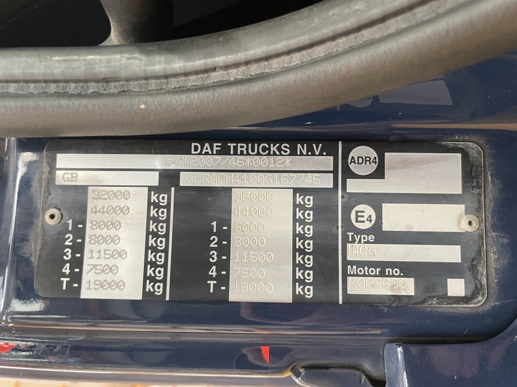 DAF CF440 *EURO 6* 8x2, 32 tonnes, configuration à timon, remorque à rideaux coulissants – 2017 – HN67 NTM