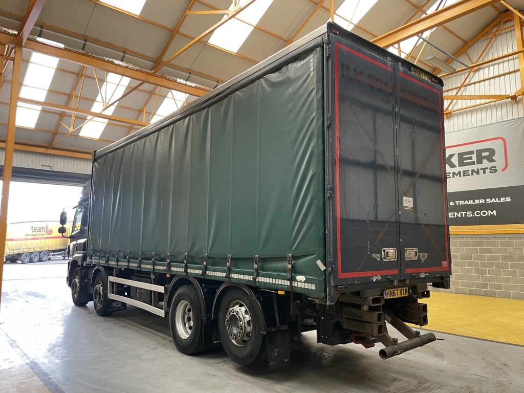 DAF CF440 *EURO 6* 8x2, 32 tonnes, configuration à timon, remorque à rideaux coulissants – 2017 – HN67 NTM