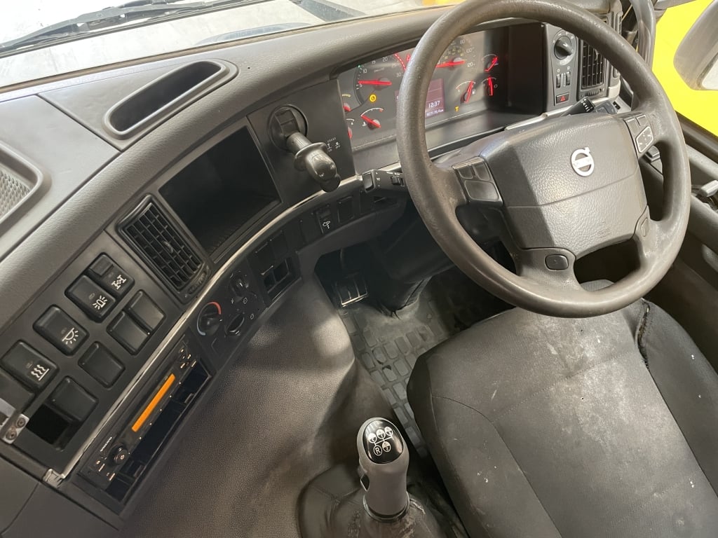 VOLVO FM 440 GLOBETROTTER EURO 5, 6X4 TRACTOR UNIT – 2009 – KV09 WRR