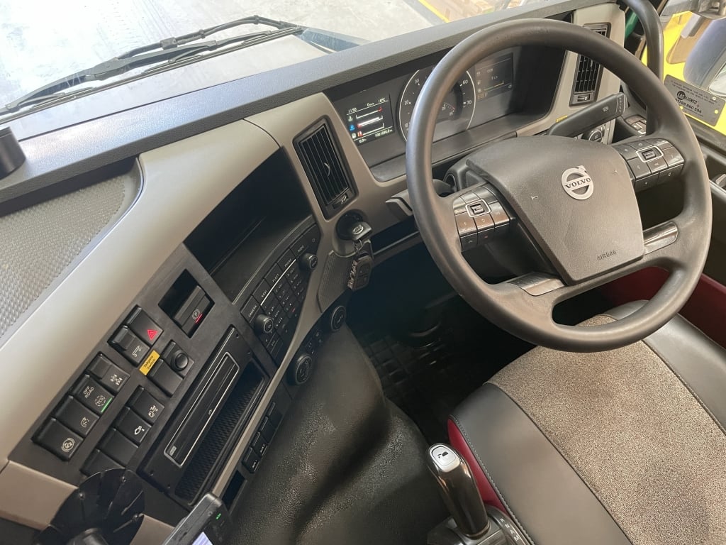 VOLVO FM 450 *EURO 6* 8X4 ALUMINIUM INSULATED TIPPER – 2016 – RY16 AXJ