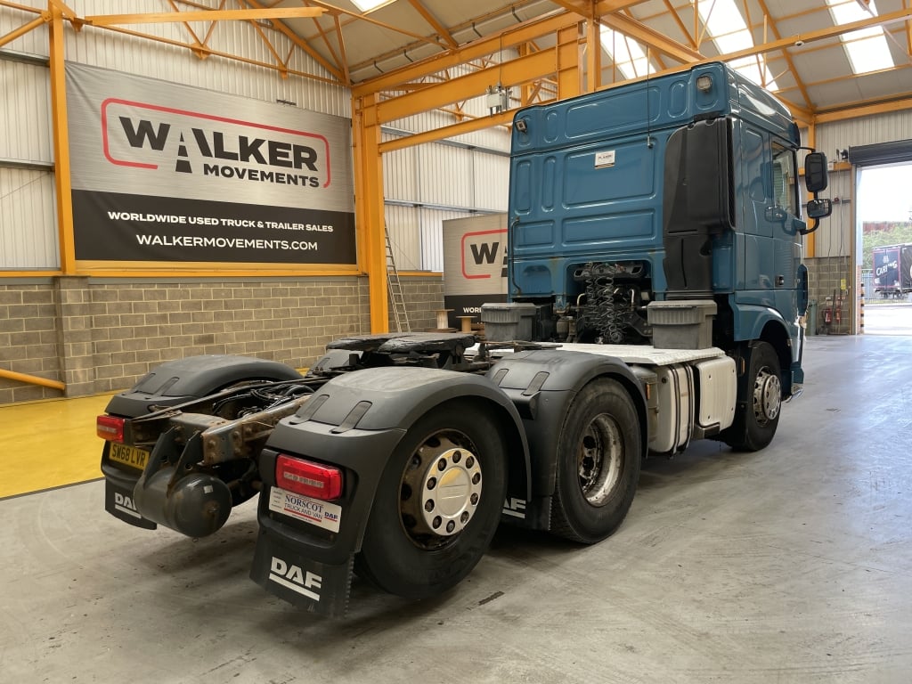 Tracteur routier DAF XF106 530 *EURO 6* à cabine Space 6x2 avec essieu traîné – 2019 – SW68 LVR