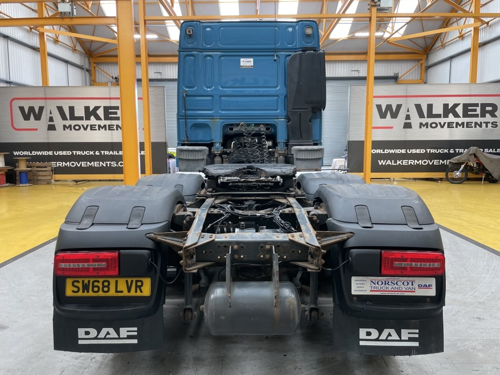 Tracteur routier DAF XF106 530 *EURO 6* à cabine Space 6x2 avec essieu traîné – 2019 – SW68 LVR
