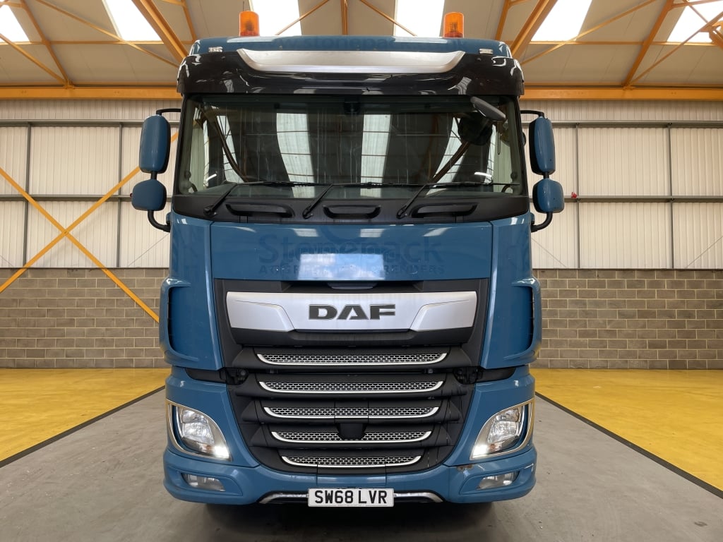 Tracteur routier DAF XF106 530 *EURO 6* à cabine Space 6x2 avec essieu traîné – 2019 – SW68 LVR