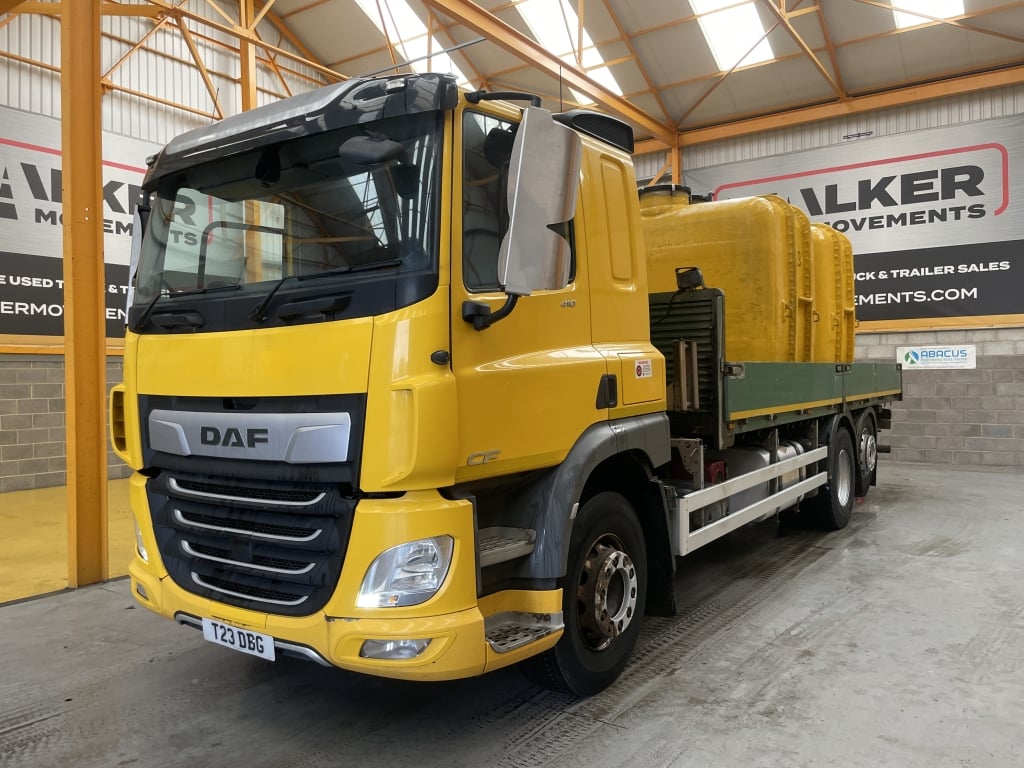 DAF CF410 *EURO 6*, 6x2, remorque à timon, plateau à ridelles, équipée de citernes à mélasse – 2019 – T23 DBG