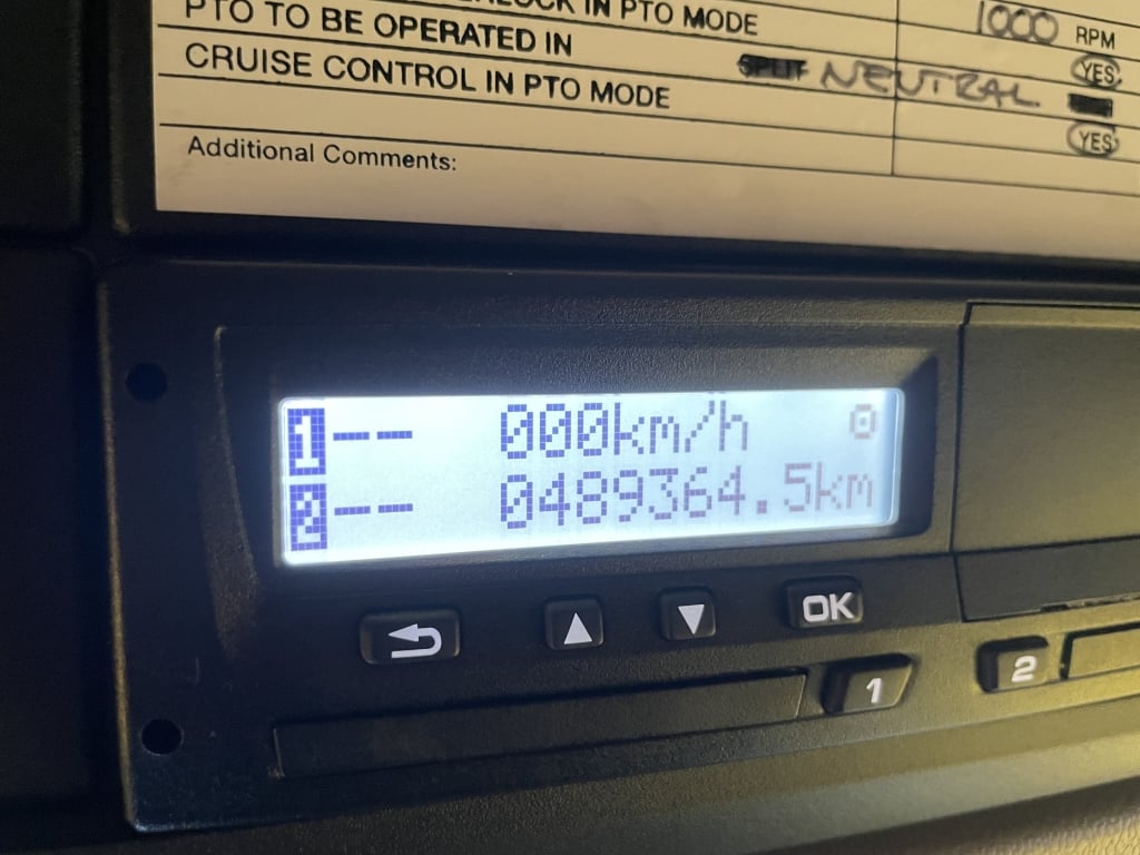 DAF CF410 *EURO 6*, 6x2, remorque à timon, plateau à ridelles, équipée de citernes à mélasse – 2019 – T23 DBG
