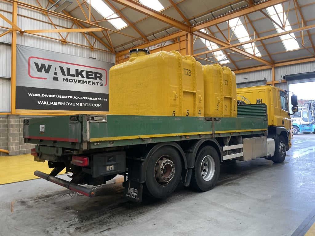 DAF CF410 *EURO 6*, 6x2, remorque à timon, plateau à ridelles, équipée de citernes à mélasse – 2019 – T23 DBG