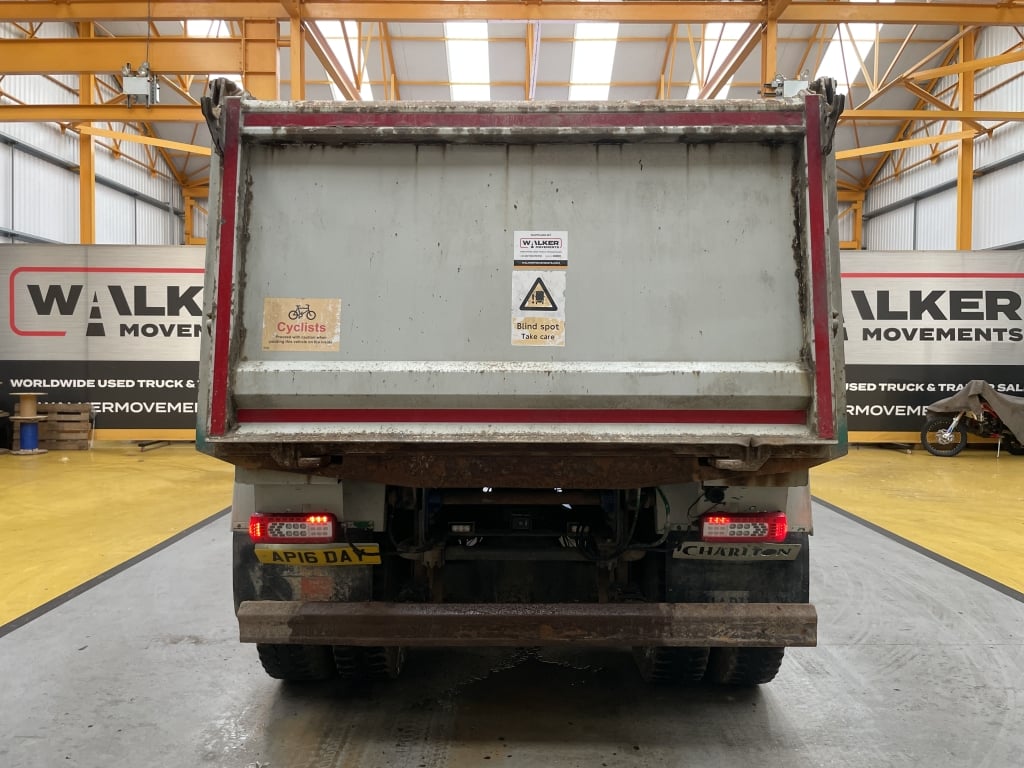 VOLVO FM 370 *EURO 6*, 8X4 STEEL TIPPER – 2016 – AP16 DAY