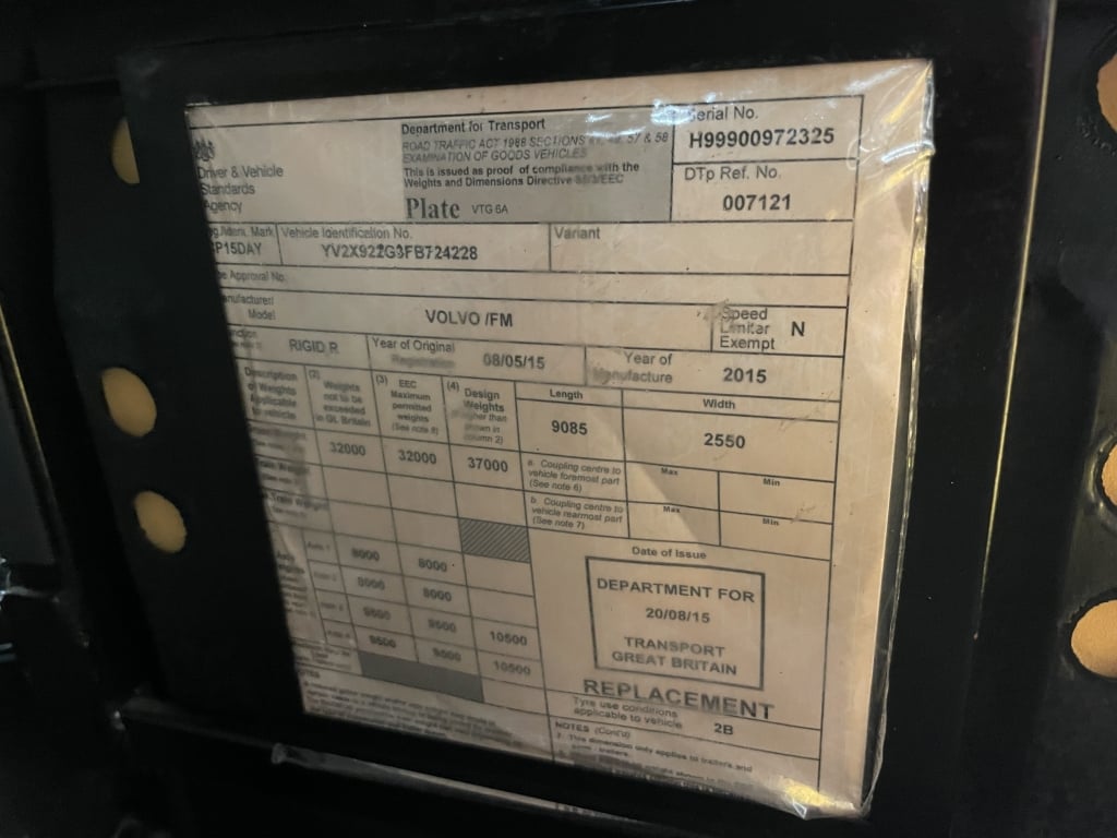 VOLVO FM 370 *EURO 6* 8X4 ALUMINIUM INSULATED TIPPER – 2015 – CP15 DAY