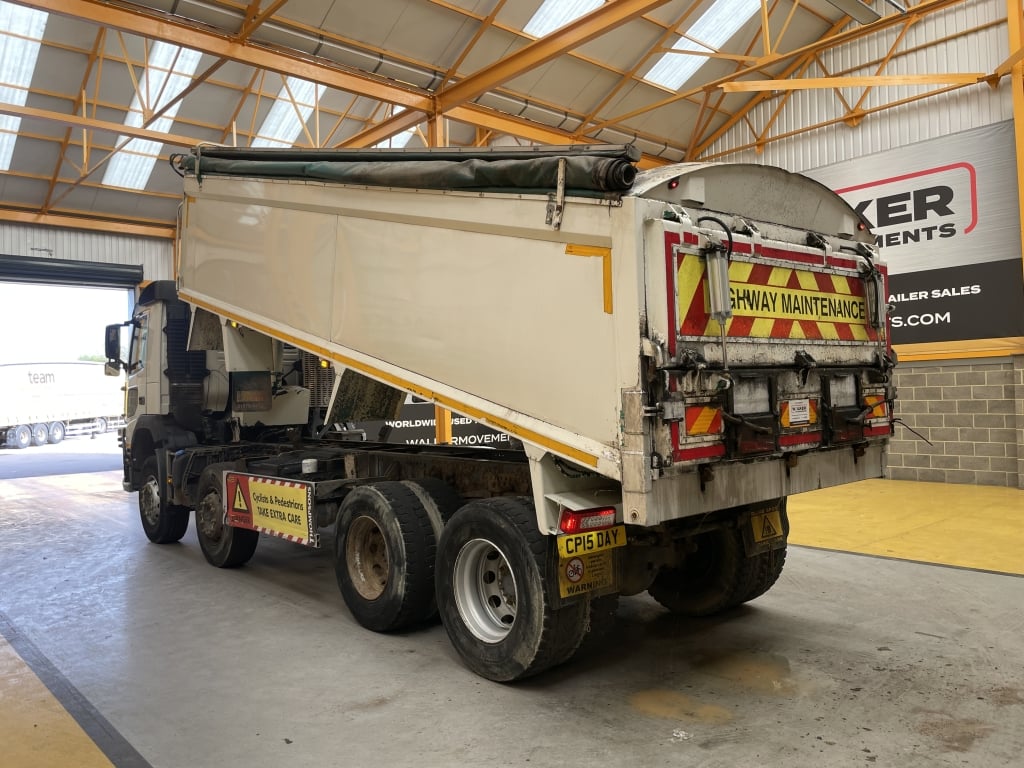 VOLVO FM 370 *EURO 6* 8X4 ALUMINIUM INSULATED TIPPER – 2015 – CP15 DAY