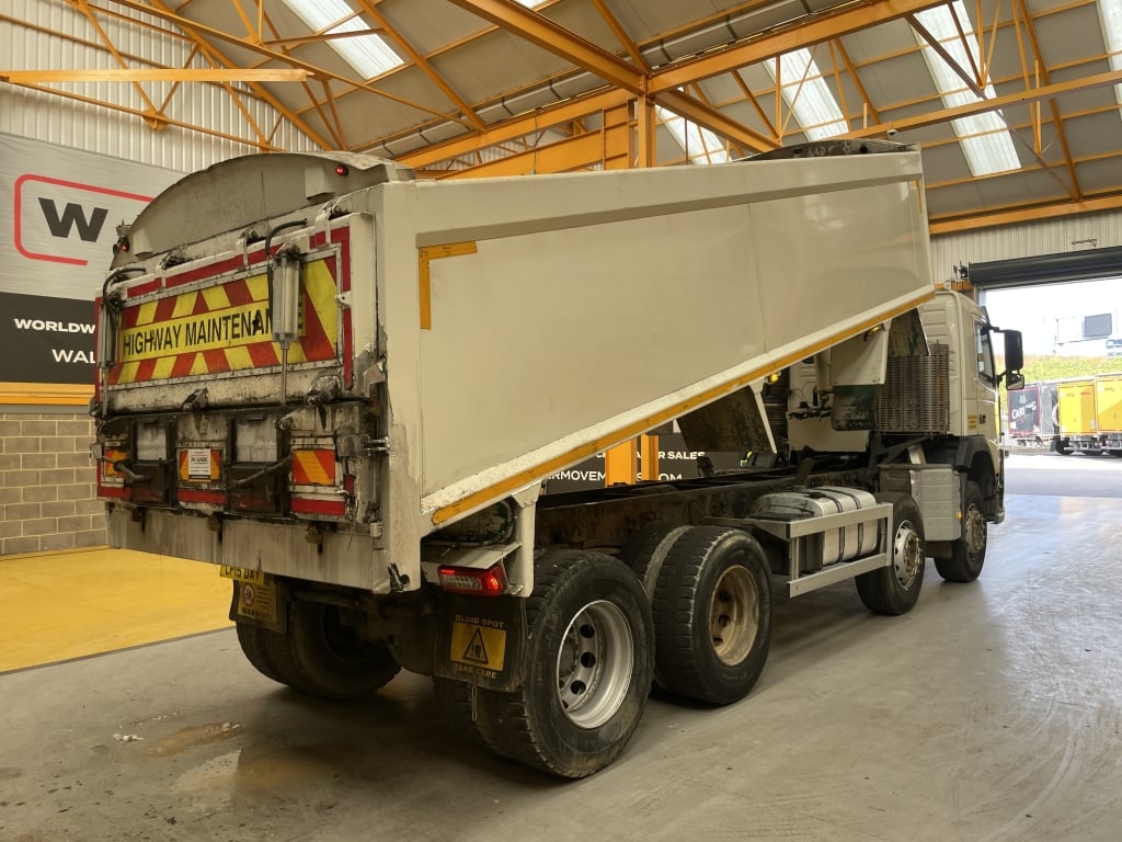 VOLVO FM 370 *EURO 6* 8X4 ALUMINIUM INSULATED TIPPER – 2015 – CP15 DAY