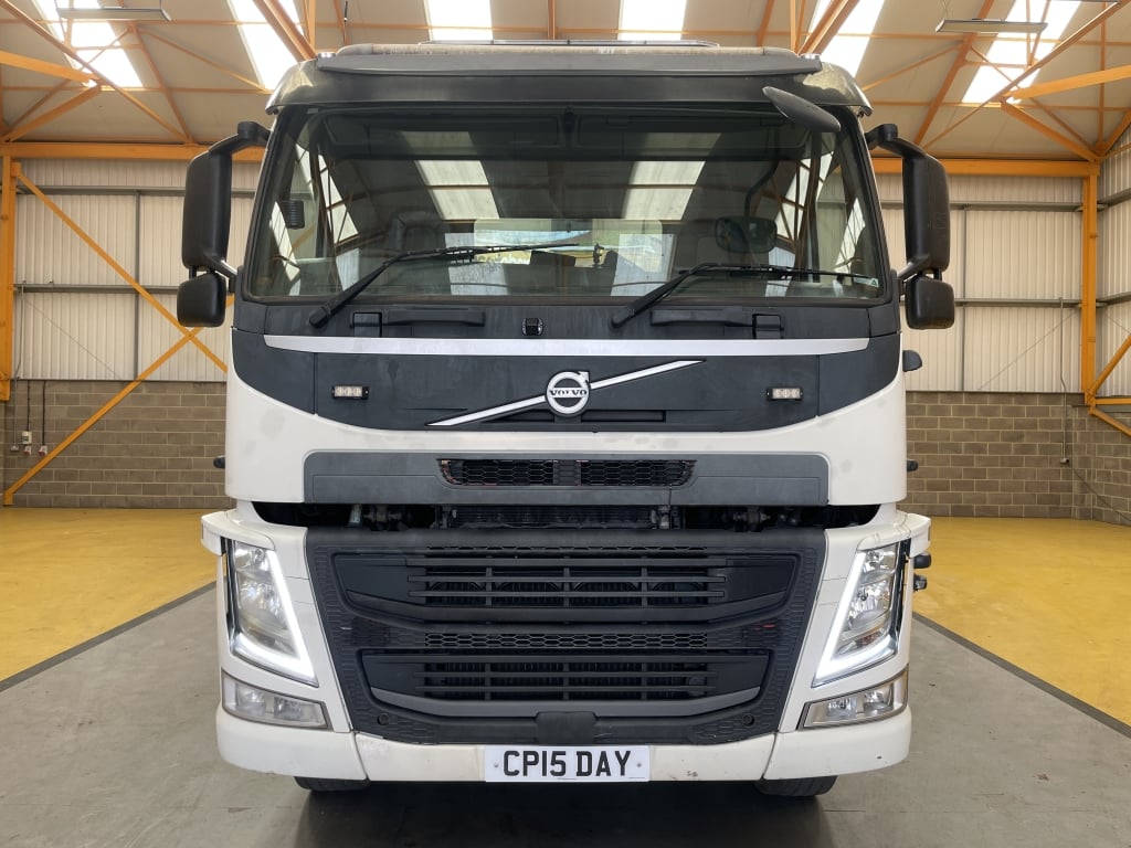 VOLVO FM 370 *EURO 6* 8X4 ALUMINIUM INSULATED TIPPER – 2015 – CP15 DAY