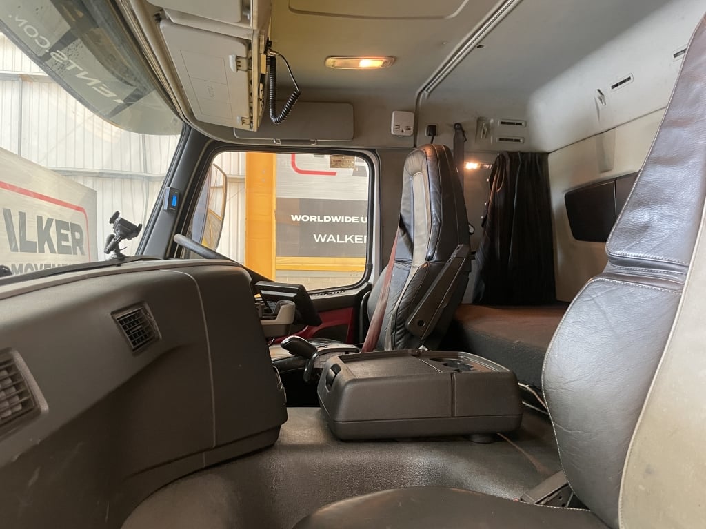 VOLVO FM 370 *EURO 6* 8X4 ALUMINIUM INSULATED TIPPER – 2015 – KX15 MZE