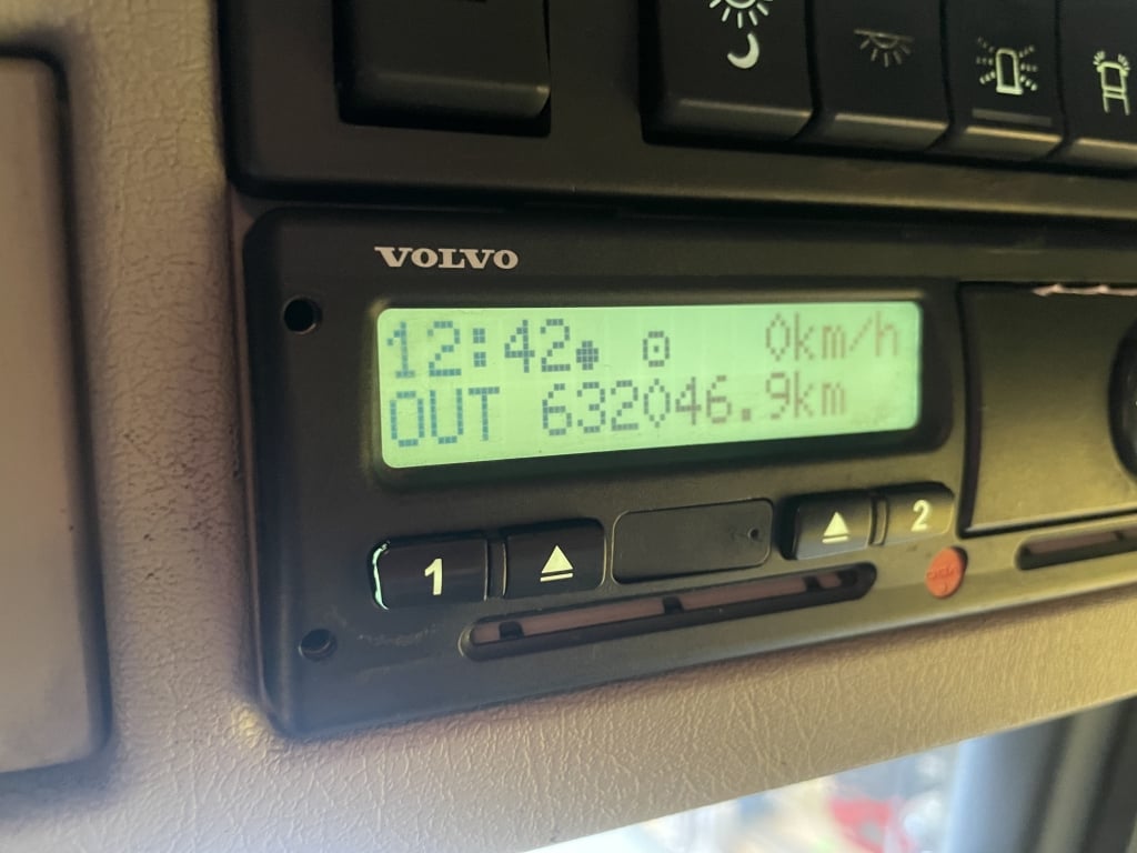 VOLVO FM 370 *EURO 6* 8X4 ALUMINIUM INSULATED TIPPER – 2015 – KX15 MZE