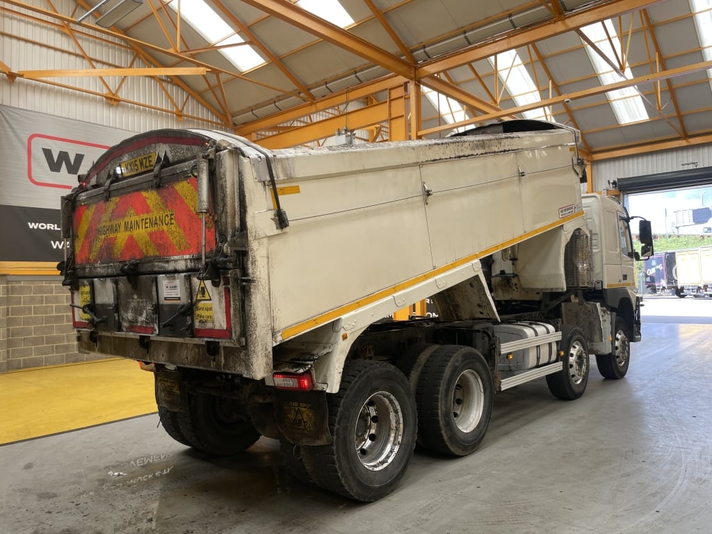 VOLVO FM 370 *EURO 6* 8X4 ALUMINIUM INSULATED TIPPER – 2015 – KX15 MZE