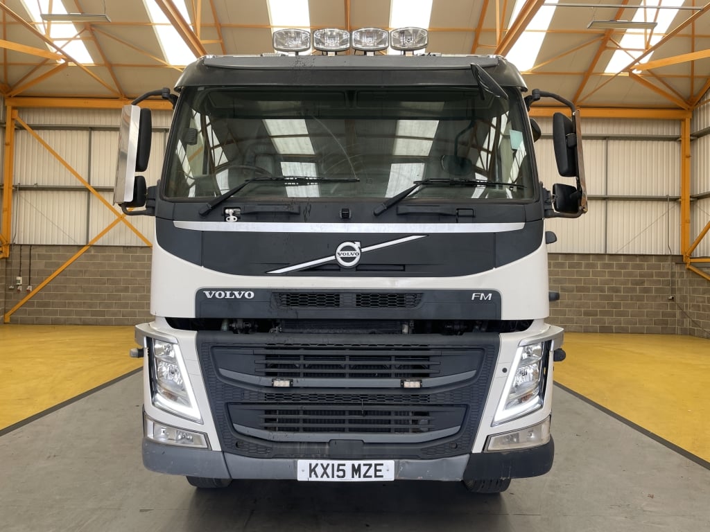 VOLVO FM 370 *EURO 6* 8X4 ALUMINIUM INSULATED TIPPER – 2015 – KX15 MZE