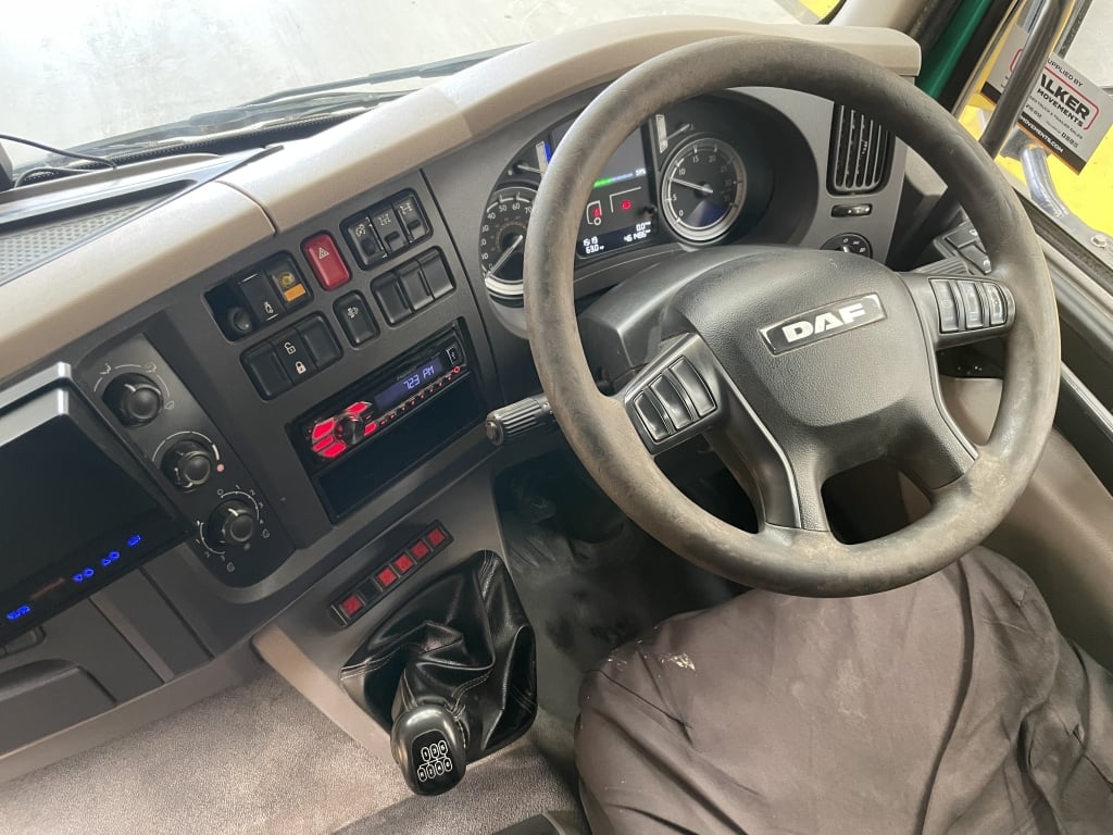 DAF LF220 *EURO 6*, 4x2, benne basculante de 18 tonnes – 2014 – RV14 DUA