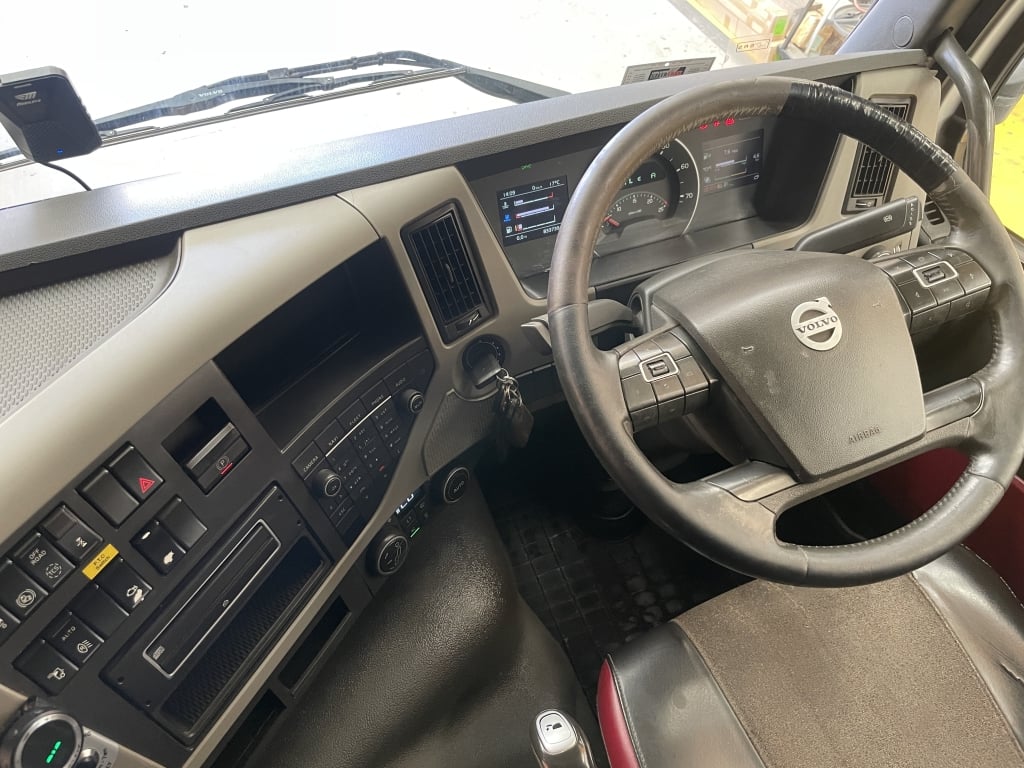 VOLVO FM 450 *EURO 6* 8x4 BENNE BASCULANTE ISOLÉE EN ALUMINIUM – 2016 – SF65 VJB