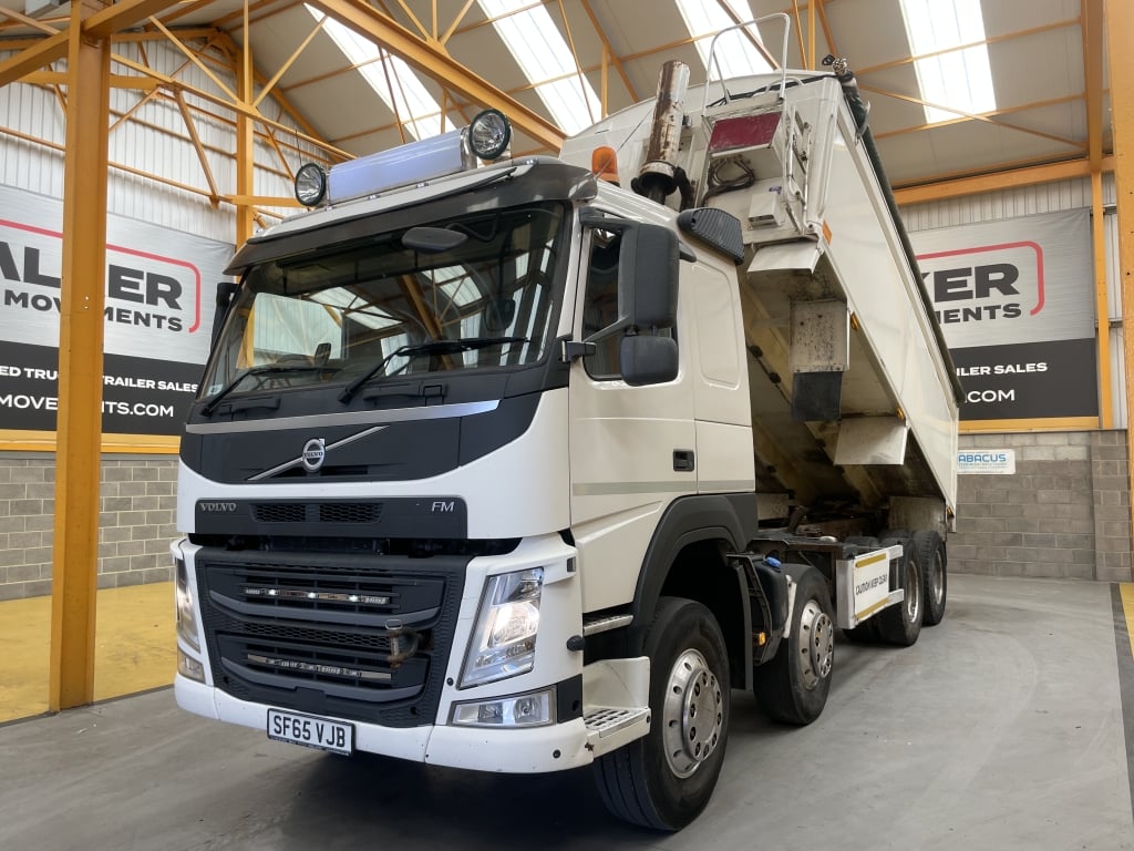VOLVO FM 450 *EURO 6* 8x4 BENNE BASCULANTE ISOLÉE EN ALUMINIUM – 2016 – SF65 VJB